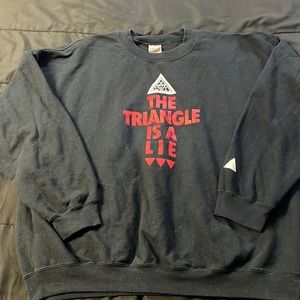 The triangle is a LIE sweatshirt (no hoodie )